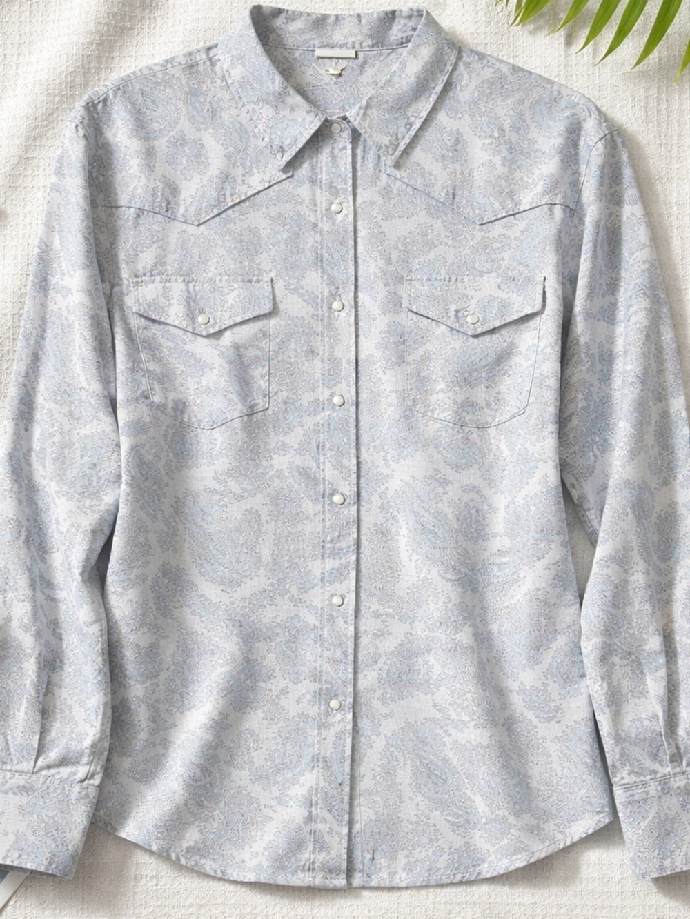 Roper Men's Paisley Button-Down Shirt in White and Light Blue